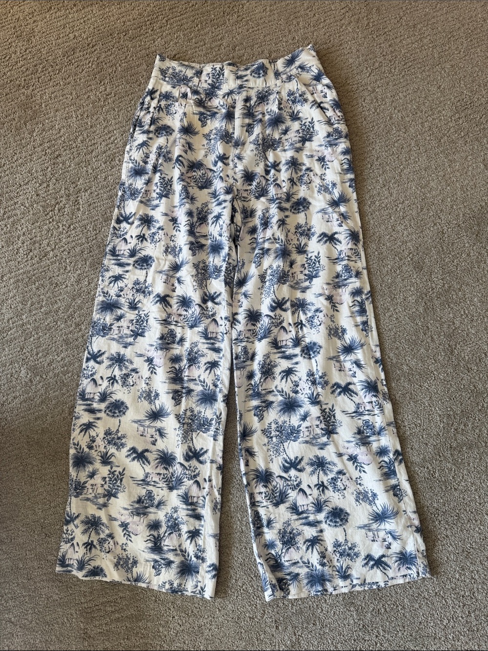 Abercrombie & Fitch White Pants with Navy Floral Print